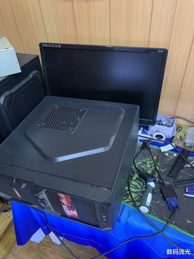 700回收一套电脑,回来后还翻车了,我今天是真的倒霉啊!
