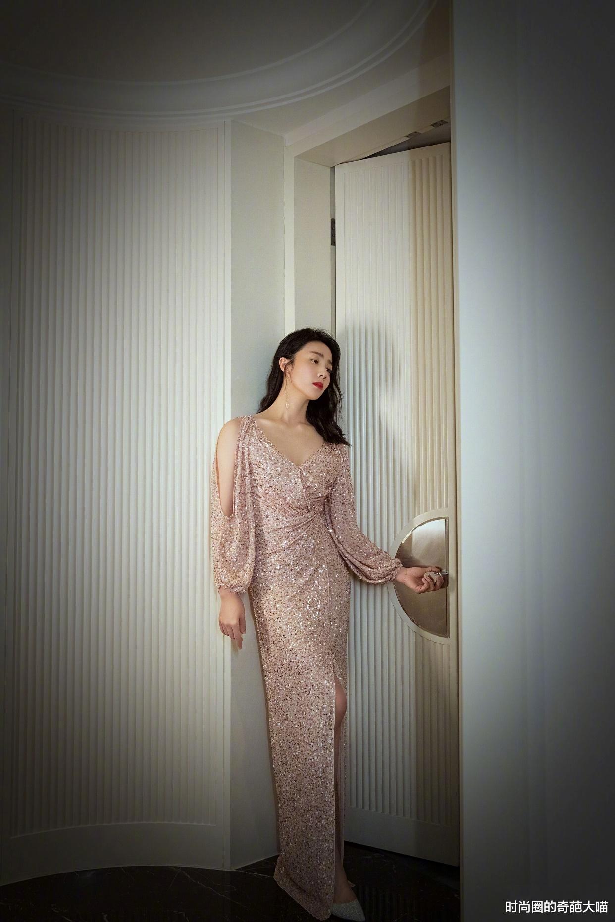 时尚圈的奇葩大喵|黄磊老婆高调复出！43岁孙莉本色出演家庭主妇，回归状相当太惊人