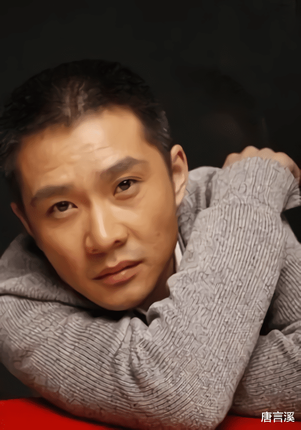 父母爱情|《父母爱情》中的老丁，戏外娶翻版“德华”，20年来把妻子当成宝