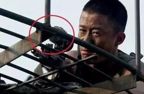 穿帮镜头|最“雷人”穿帮镜头:打仗前用“YSL口红”补妆,网友:讲究!