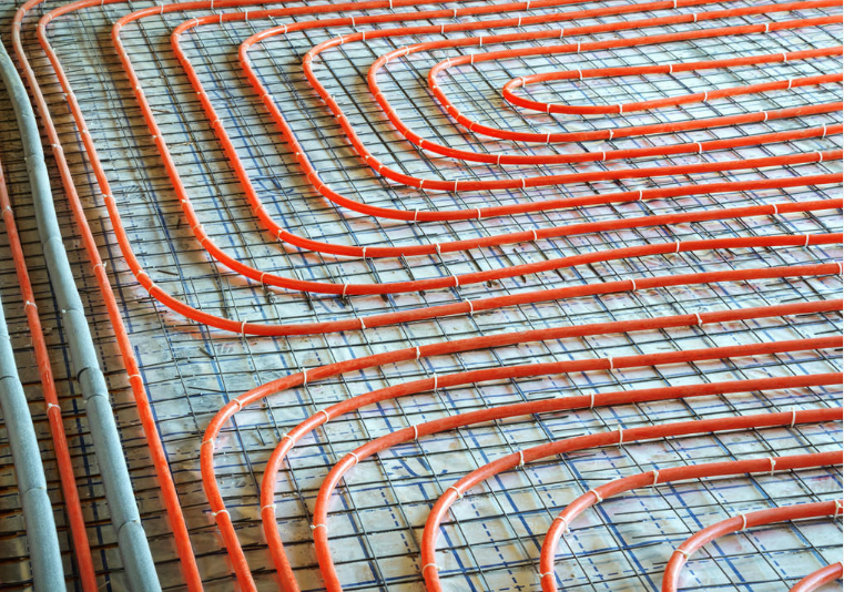 长了这么大，头一次见把地暖装墙上！工人却说好处多？太奇葩了