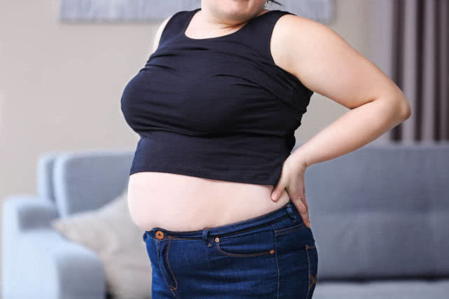 衰老|女人开始衰老，身体这3处会“增大”，若一个没占，恭喜你还年轻