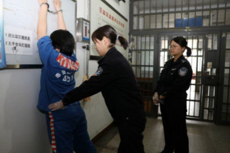 警察|狱警迎来“大扩招”消息,福利待遇不输公务员,大专学历也能报