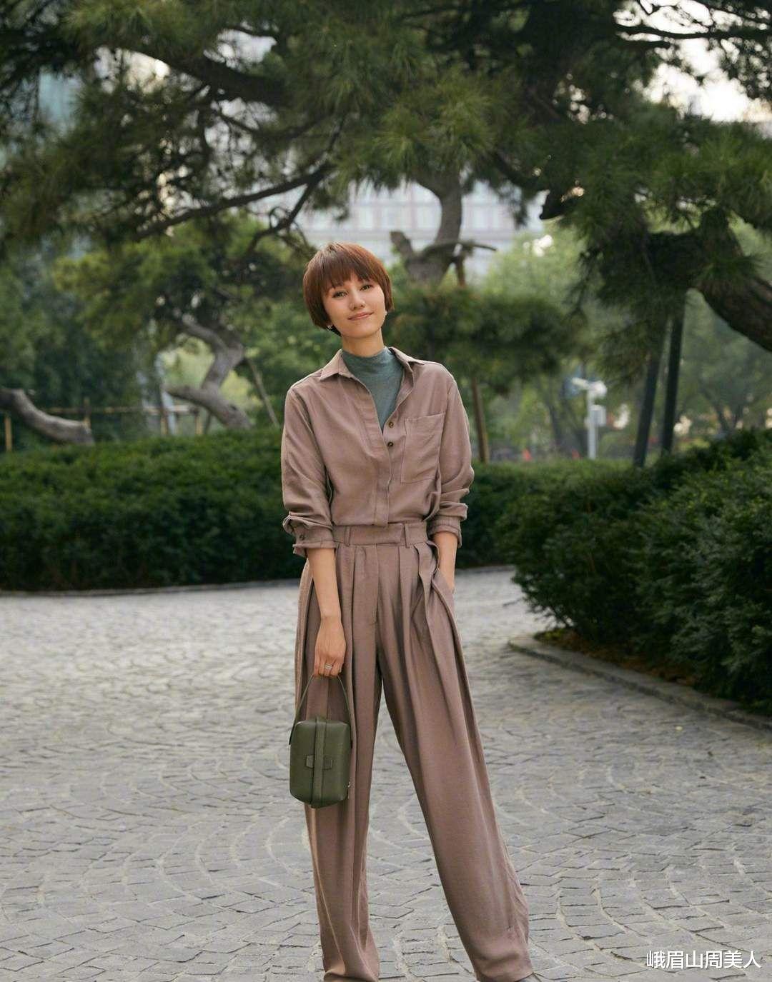 峨眉山周美人|?夏天穿阔腿裤，该怎么搭上衣？看袁泉亲身示范，优雅减龄超洋气