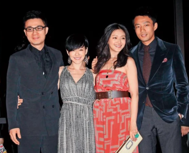 大S|大S官宣离婚，小S评论鼓励姐姐幸福快乐的言论，和老公态度一致