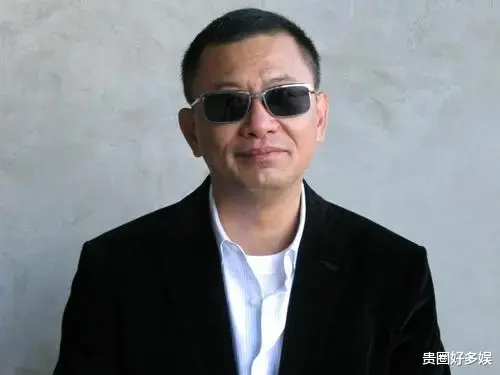 王菲|梁朝伟头一次和王菲见面,主动跟她打招呼,而王菲一脸高冷理都不理