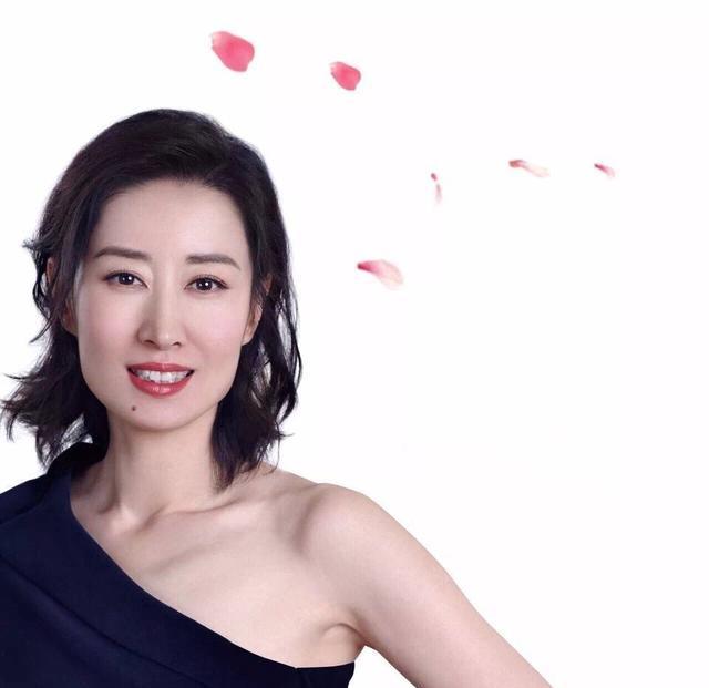 张根硕|43刘敏涛剪掉长发后，短发的减龄效果太好了，长脸型女生参考一下