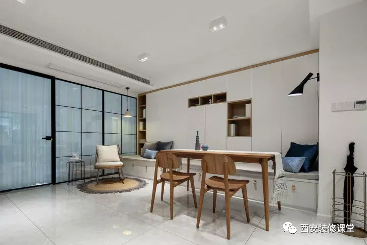 客厅不要传统，长条桌布局可好？