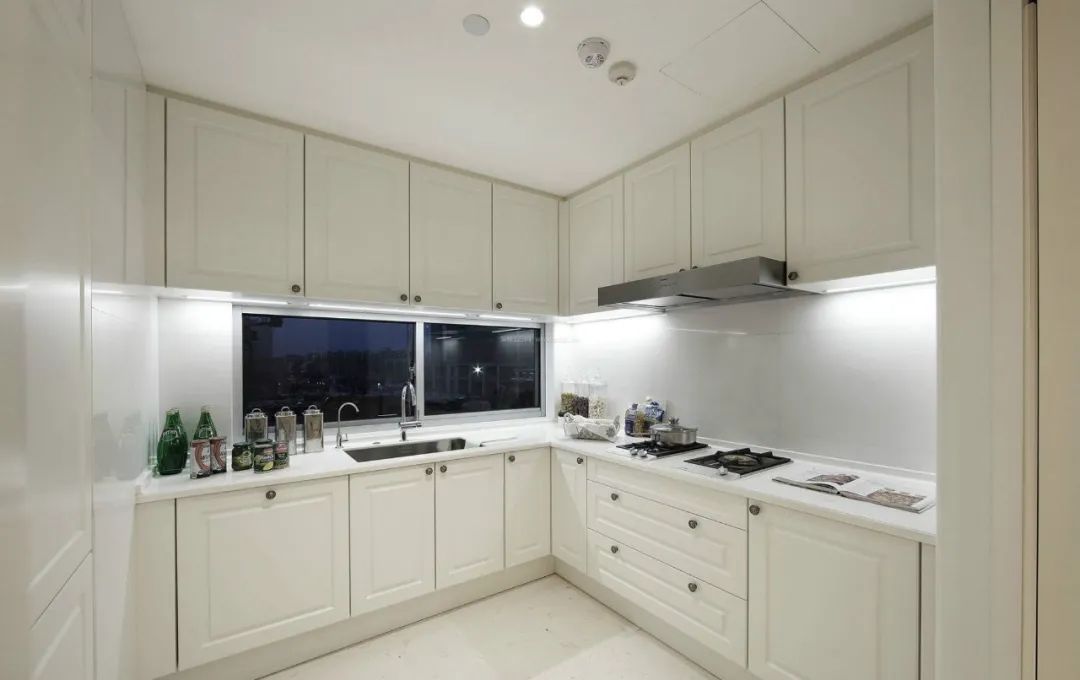 老年小妙招|厨房收纳丨厨房还在装吊柜？过来人吐槽：中看不中用！