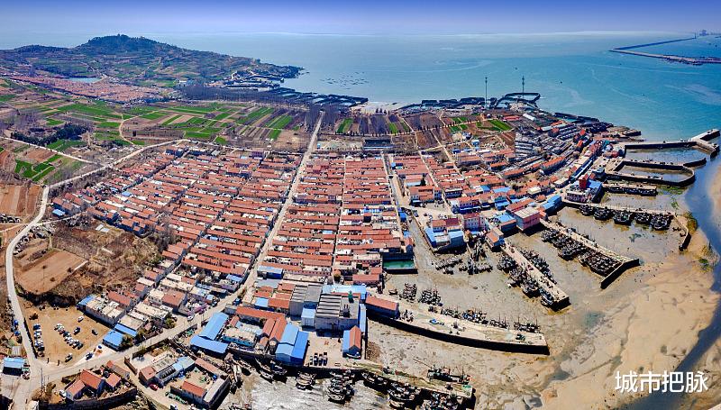 城市把脉 青岛36年开发黄岛引争议，城阳即墨：说好的青岛“浦东”呢？