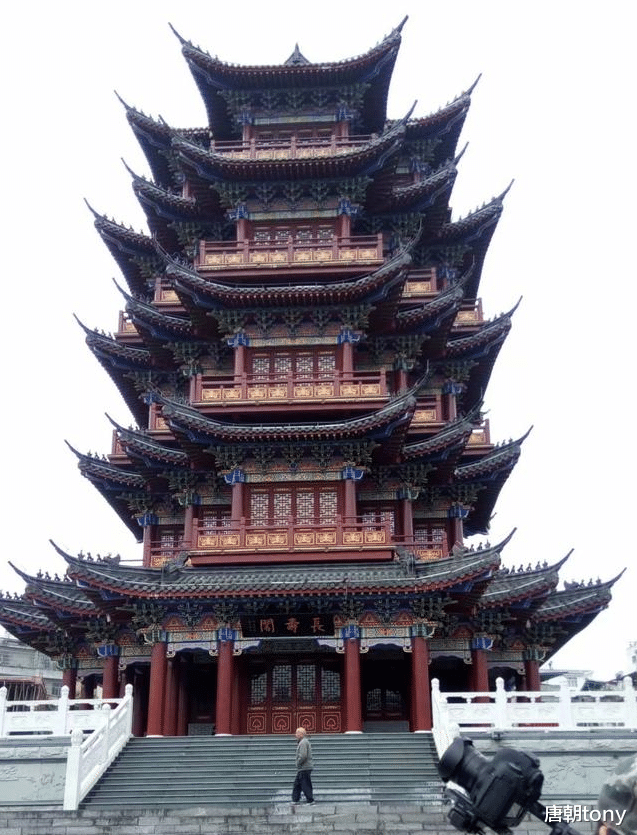 唐朝tony 在梁羽生故乡拍摄大型宣传片《千年古城 魅力蒙山》