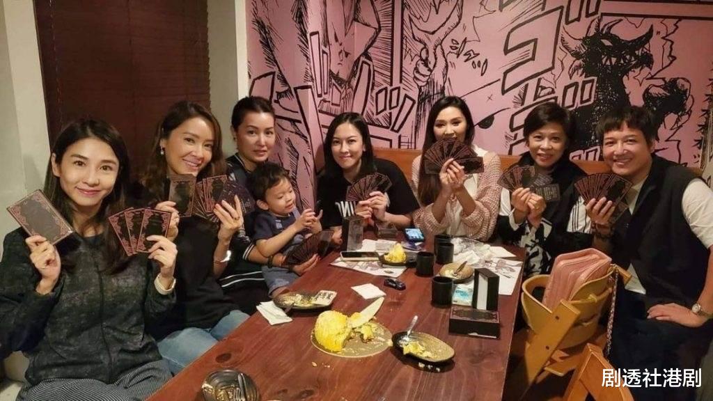 辣妹|TVB前著名女星退圈14年后首复出，嫁圈外男友9年，今年诞下二胎