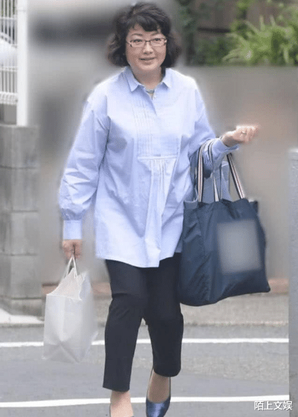 三浦友和|41年前，红极一时的山口百惠嫁给三浦友和，咧嘴笑露出一口小虎牙