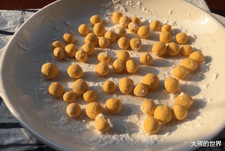 ?寒露后，记得多吃热乎的食物，分享一道滋补甜汤，很适合秋冬季