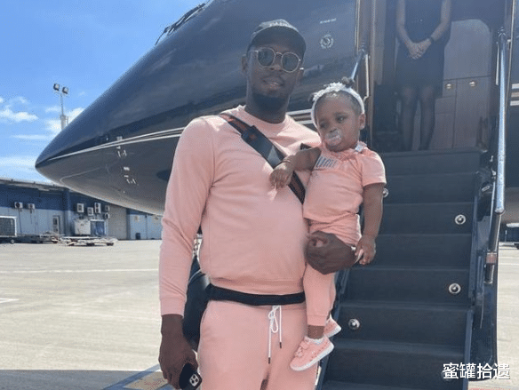|飞人博尔特晒近照，怀抱双胞胎儿子超满足，圆嘟嘟小脸像爸爸