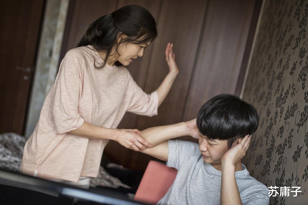 苏庸子|心理学：打骂孩子是一种无能的表现，是“智商不够拳脚凑”