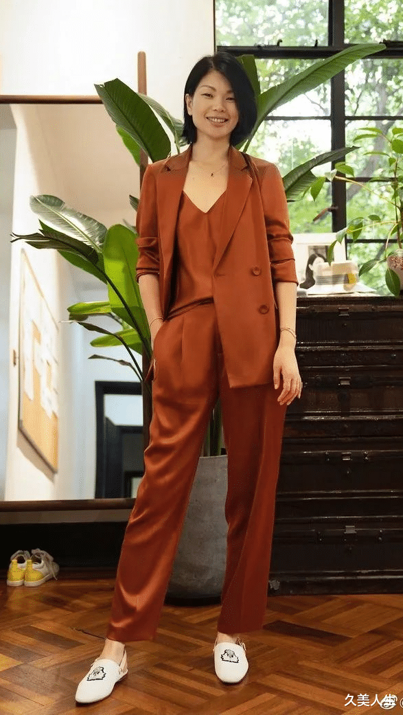 久美人生|初代超模吕燕的ootd，不比职场剧耐看？