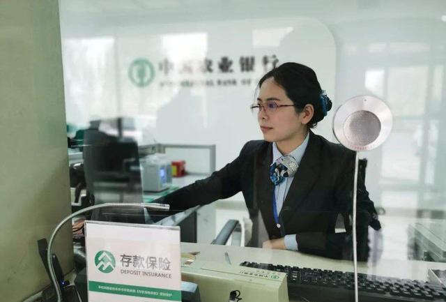 购房置业|有价值100万的房没存款，有50万存款但没房，该选谁生活才会好？
