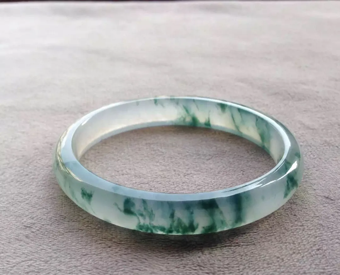 翡翠|品翡翠，学做人