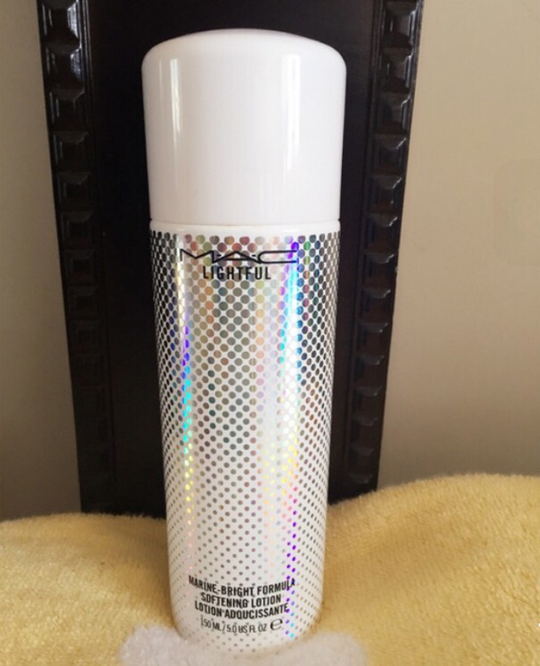 贾斯汀·比伯 护肤必备爽肤水：会让皮肤变得又白又嫩又滑哦，值得推荐！