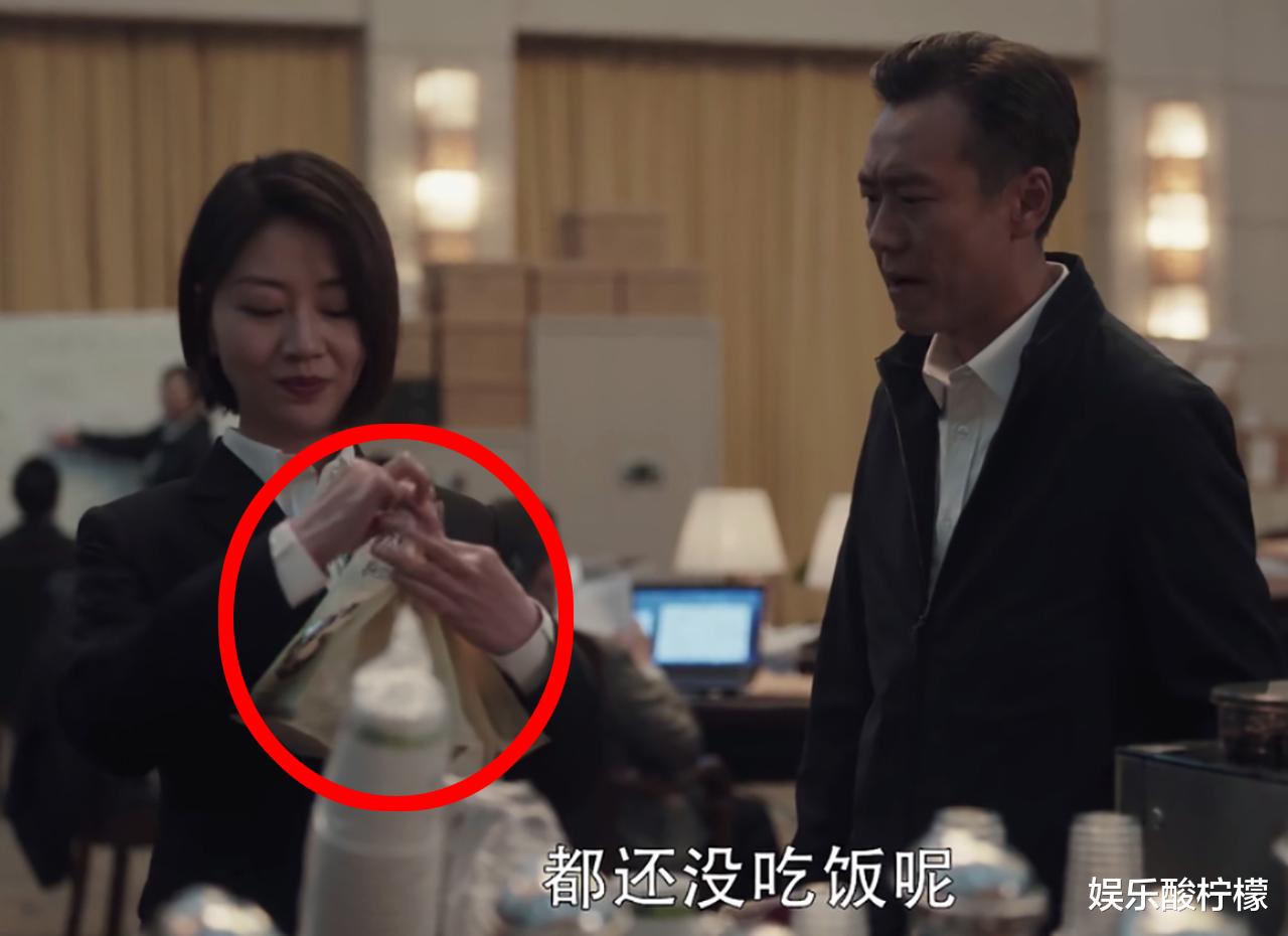 扫黑风暴|没憋住，1天1集的《扫黑风暴》，教科书式广告之后，又玩超前点播