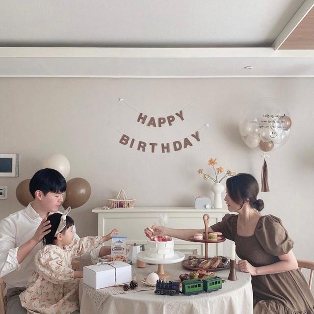 |韩主妇135㎡新家走红，全屋干净治愈，在家随便取个景都是艺术照