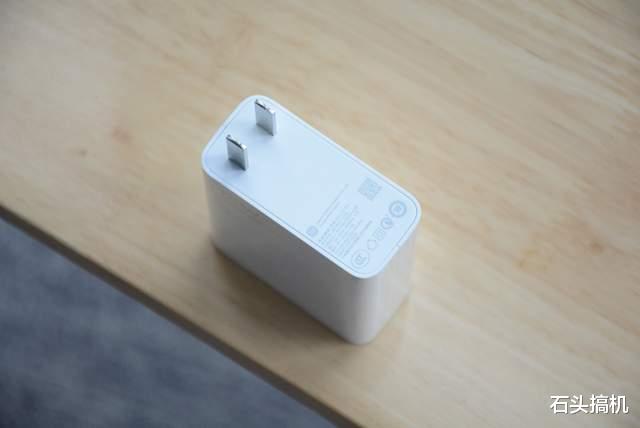 小米科技|小米12 Pro开箱体验:全能旗舰名副其实,具备众多新技术加持