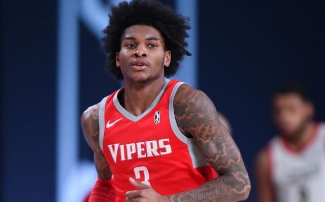 火箭队|15中10轰25+4，带队狂胜22分！被29队拒绝的小丑，成为哈登接班人