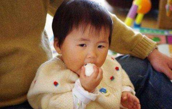 菁妈育儿|10个月是孩子发育的里程碑,四大变化家长早知道,促进娃健康成长