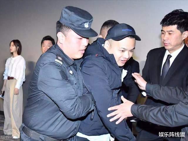 王珞丹|王珞丹的激荡情史，靠清纯征服了8个男人，事业婚姻仍在低谷徘徊