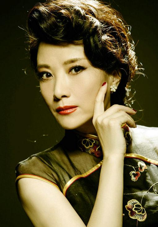 王静|著名演员王静：含泪拯救父母，将爱扩散，至今婚姻成谜