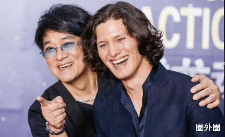 周华健|周华健与美国妻子恩爱几十年，感情一如当初，岁月静好惹人羡慕