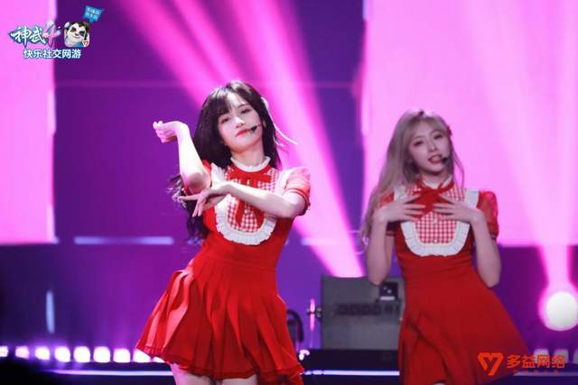 SNH48|SNH48 Team X队超短裙亮相神武之夜 元气少女掀起舞台颜值风暴
