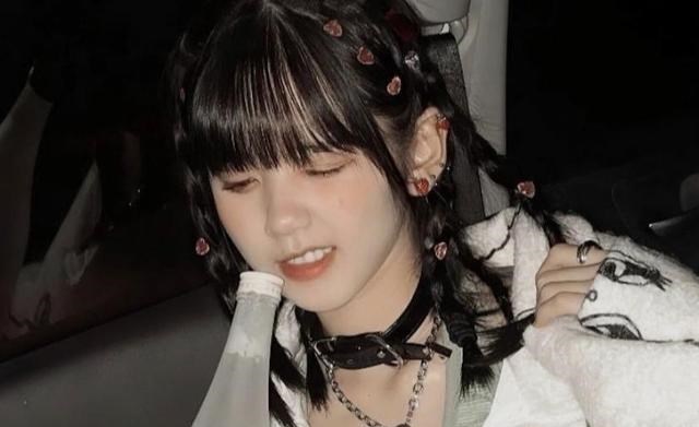 小小妈妈育儿手册|井川里予玩王者荣耀又出事,开怼演员惹争议,主播不能是真性情?