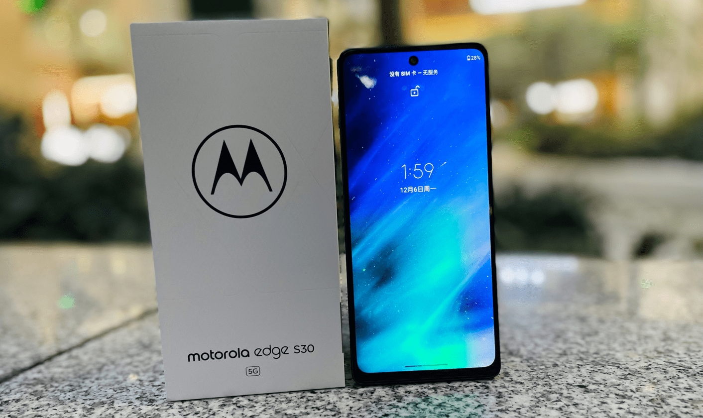 摩托罗拉|骁龙888 Plus仅1999元，闭眼买不亏