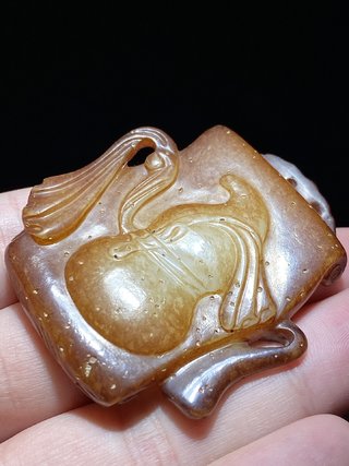 和田玉籽料|清 和田玉籽料 白玉沁色 福禄万代 画卷形 玉牌