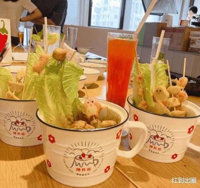 麻辣烫|52岁陶晶莹和老公卖麻辣烫，食物没煮熟遭顾客投诉，本尊亲自道歉