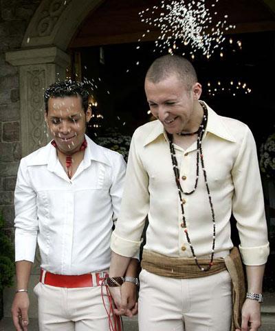 MARRY 我不是同性恋，但我誓死捍卫别人选择同性恋作为生活方式的权利！