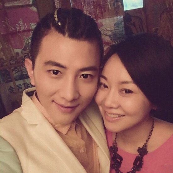 闫妮|2004年，闫妮的老公邹伟一回家，就冲着闫妮大喊：闫妮，我们离婚吧！