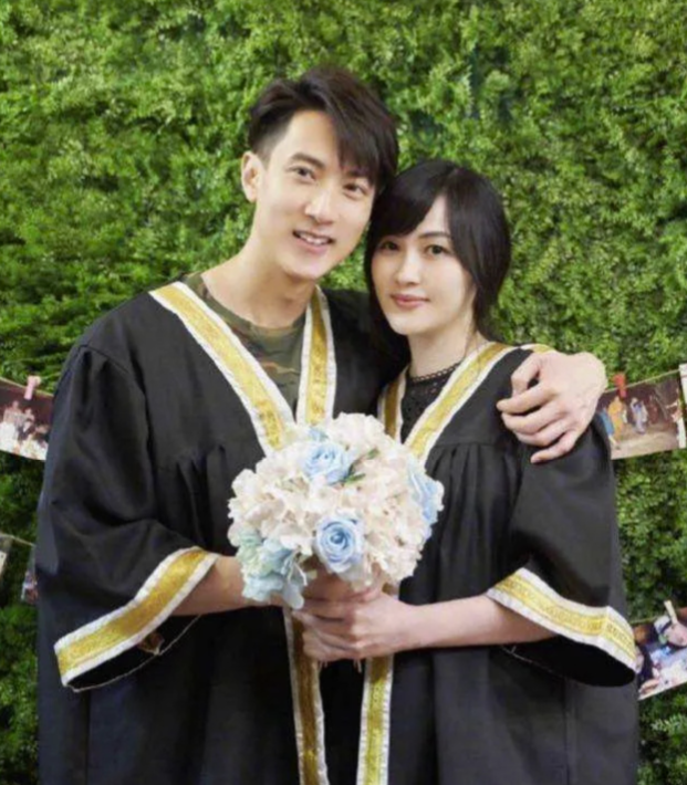 小S|刚恋爱那会儿，吴尊想起女友就哭，无奈对方前去陪读才完成学业！