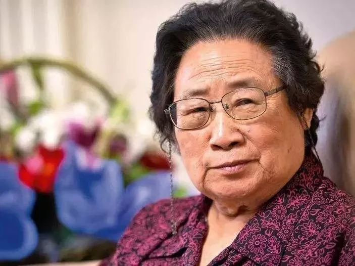 |美国研究发现：青蒿素16小时内就能杀死癌细胞，是真是假？