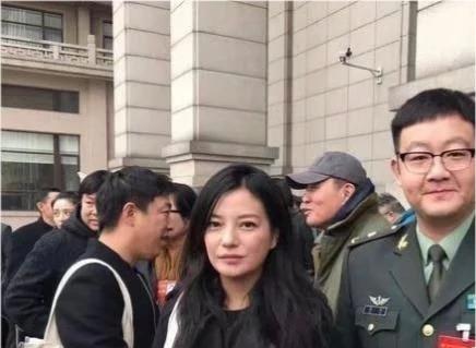 明星素颜|人民大会堂不许化妆，明星们真实颜值被打回原形，看到杨幂我醉了