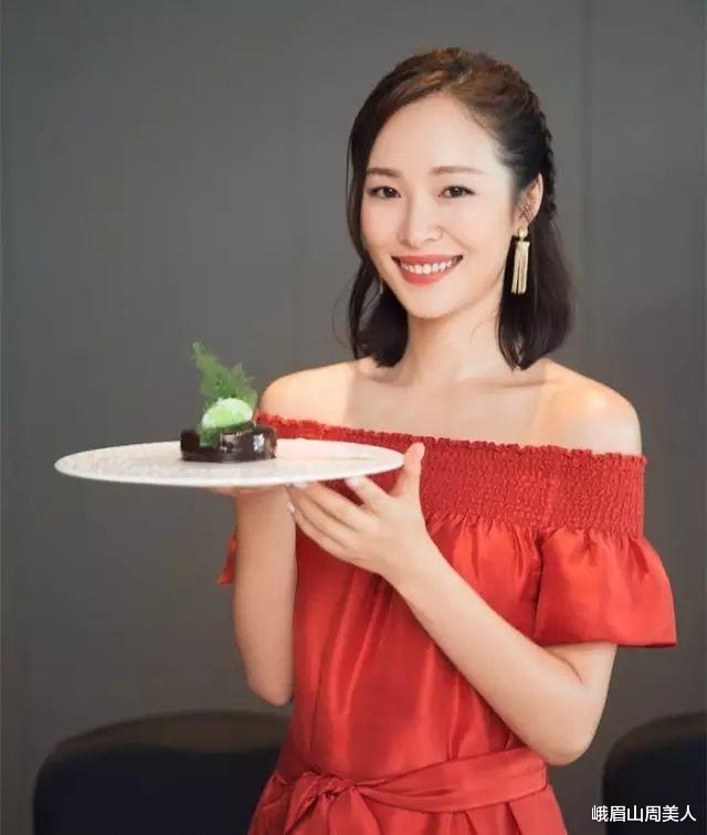 发型|?女人如果还没到40岁,这3款“大妈发型”尽量别留,会显老很多