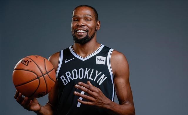 何沐青谈|NBA现役“攻防一体”的5位球员:詹姆斯意外垫底,榜首力压群雄