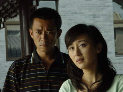 红酒故事会 结婚五年不生娃！老公：“就是嫌我没钱呗”