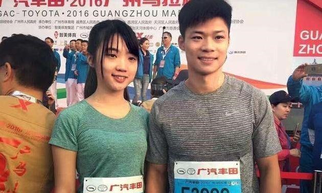 苏炳添|苏炳添和妻子：体育生和乖乖女的故事，跑最快小伙娶跑最慢的姑娘