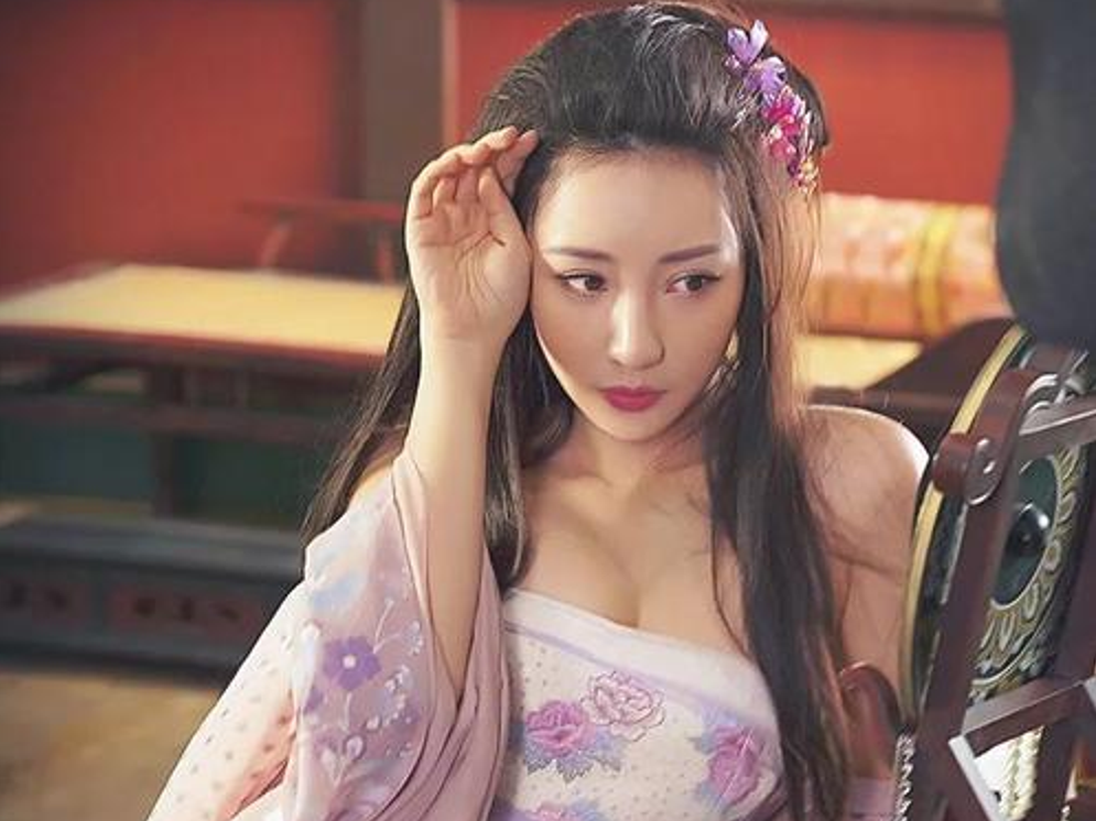 柳岩|柳岩年过不惑仍宛如少女，看来又是一位不老女神！