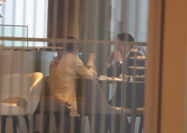 流量明星|力破婚变传言！李家诚夫妇约会被拍好甜蜜，四胎妈徐子淇仍美貌