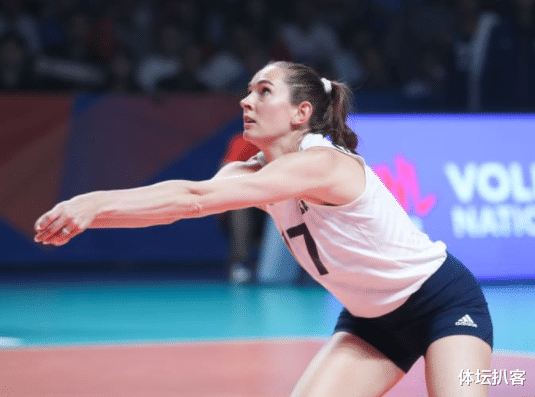 美国队|3-0！美国女排10连胜排名第1，单局轰出25-9，日本队3-1升至第2