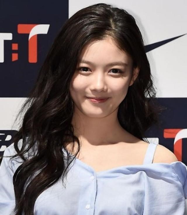 金裕贞|宋慧乔、文根英、韩孝珠和韩佳人的童年，4岁出道的她演了一个遍